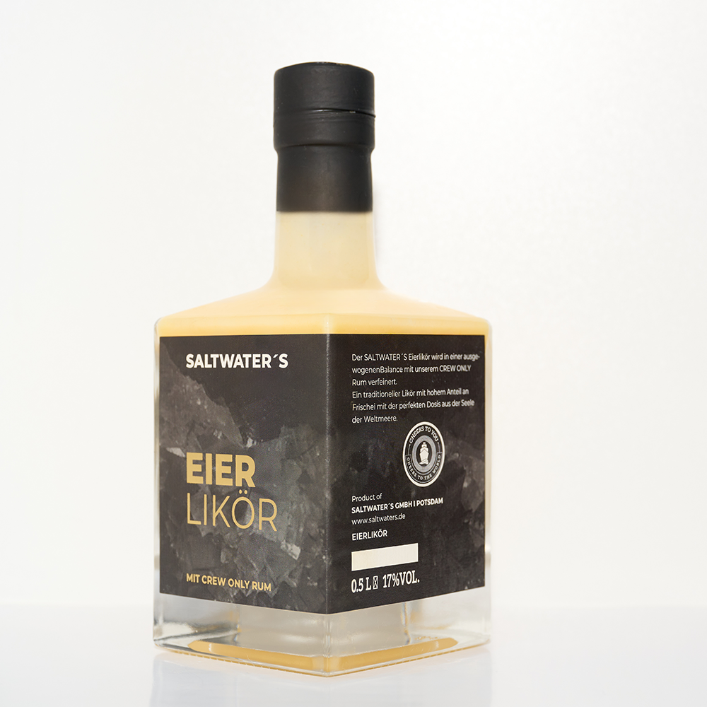 45-Grad Ansicht des SALTWATER´s Eierlikör mit CREW ONLY 8y Rum